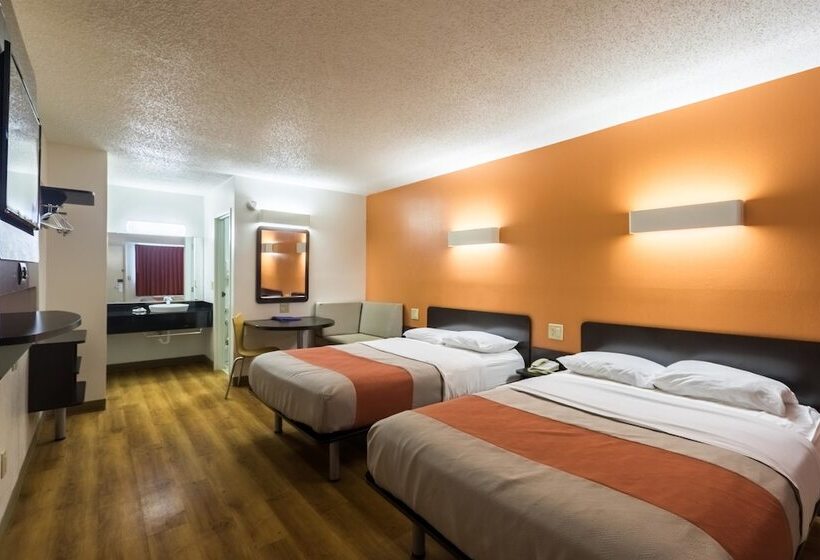 חדר סטנדרט שתי מיטות זוגיות, Motel 6crawfordsville, In