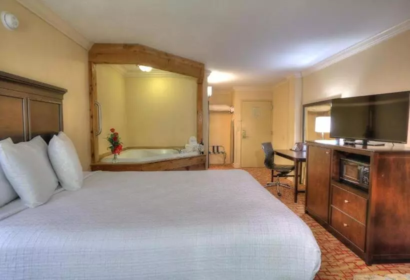 اتاق استاندارد با وان آب گرم, Edgewater Hotel And Conference Center