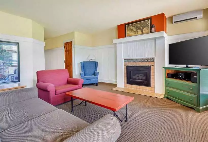 Sviitti, Hilton Santa Barbara Beachfront Resort