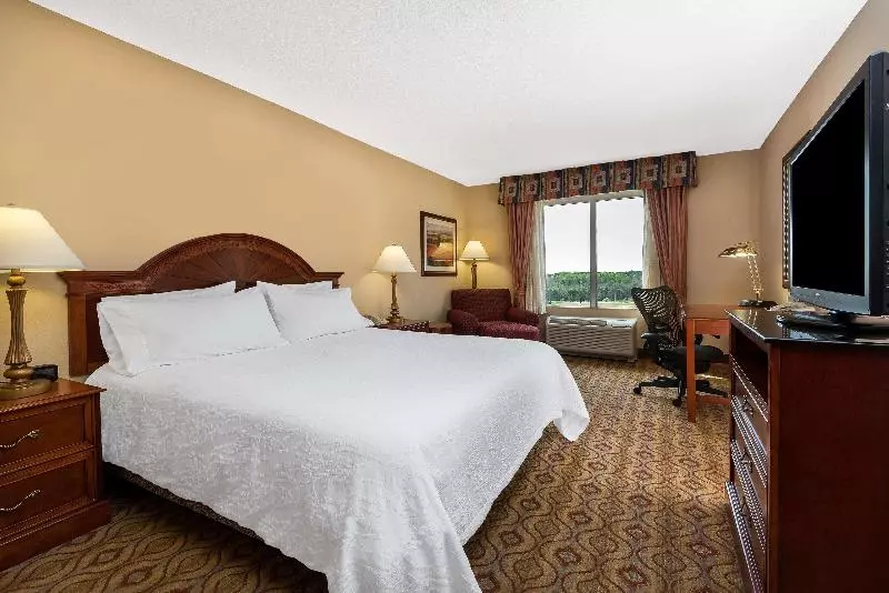 キングサイズベッドのスタンダードルーム, Best Western Historic Frederick
