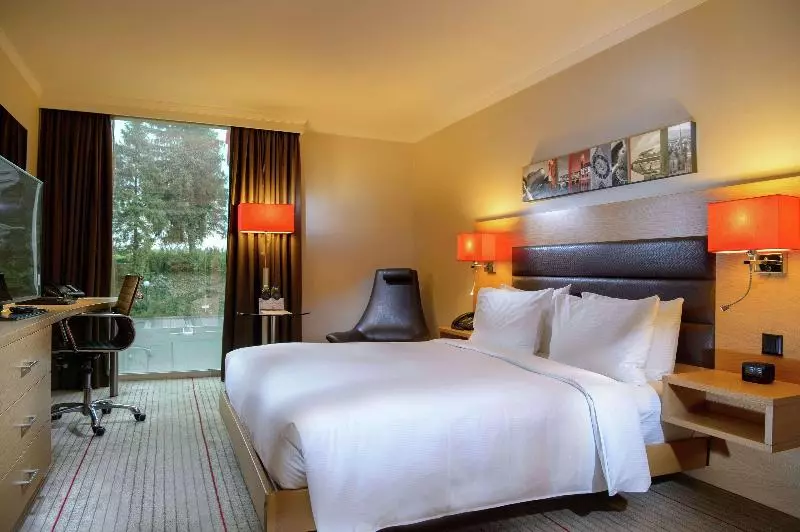 سوییت, Buena Park Grand Hotel & Suites