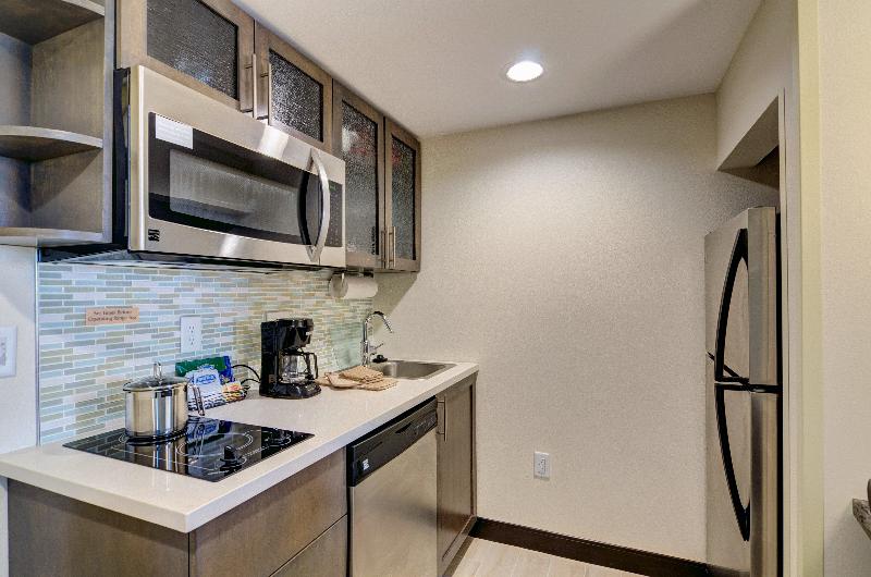 스위트 킹사이즈 침대, Candlewood Suites Richmond West Broad, An Ihg