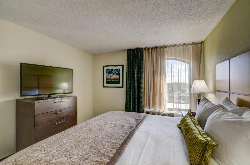 스위트 킹사이즈 침대, Candlewood Suites Richmond West Broad, An Ihg