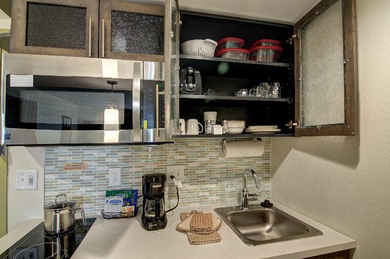 스위트 킹사이즈 침대, Candlewood Suites Richmond West Broad, An Ihg