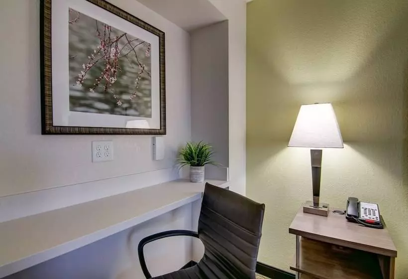 キングサイズベッドのデラックススイート, Candlewood Suites Richmond   West Broad, An Ihg