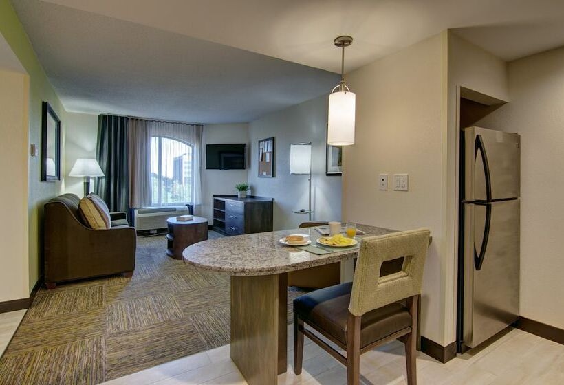 스위트, Candlewood Suites Richmond West Broad, An Ihg