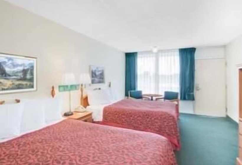 غرفه قياسيه سريرين مزدوجين, Days Inn By Wyndham Newport