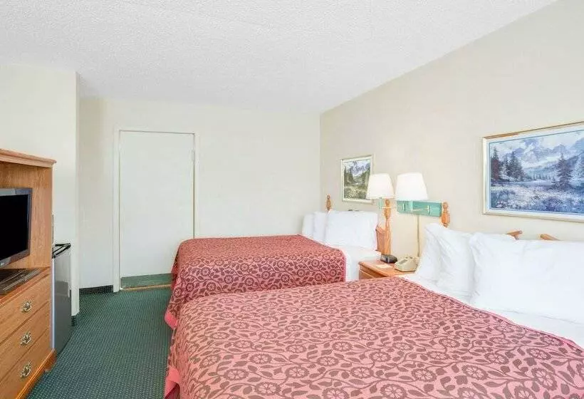２ダブルベッドのスタンダードルーム, Days Inn By Wyndham Newport