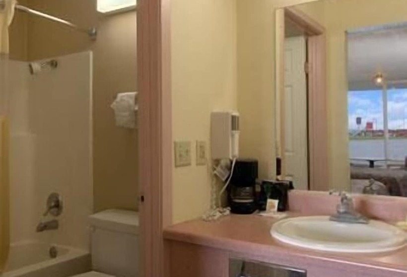 غرفه قياسيه سريرين مزدوجين, Days Inn By Wyndham Newport