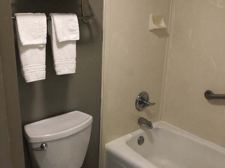 اتاق استاندارد با 2 تخت دوبل, Days Inn By Wyndham N.w. Medical Center