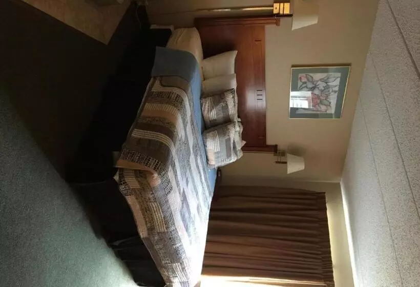 キングサイズベッドのデラックススイート, Days Inn By Wyndham Pierre
