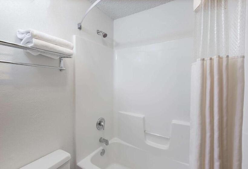 جناح ديلوكس سرير كينج, Days Inn By Wyndham Pierre