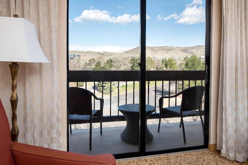 스탠다드 룸 킹사이즈 침대, Denver Marriott West