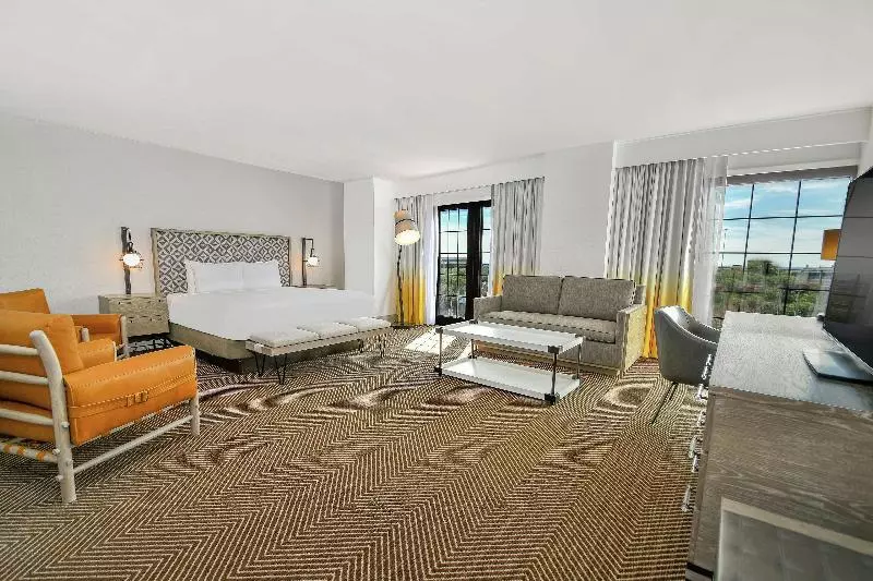 اتاق استاندارد با تخت بزرگ, Doubletree By Hilton Austin