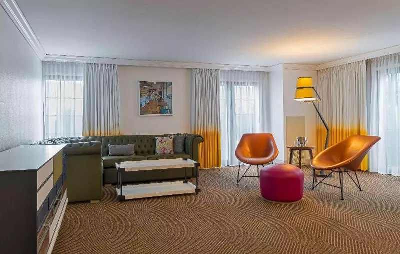 سوئیت با تخت بزرگ, Doubletree By Hilton Austin