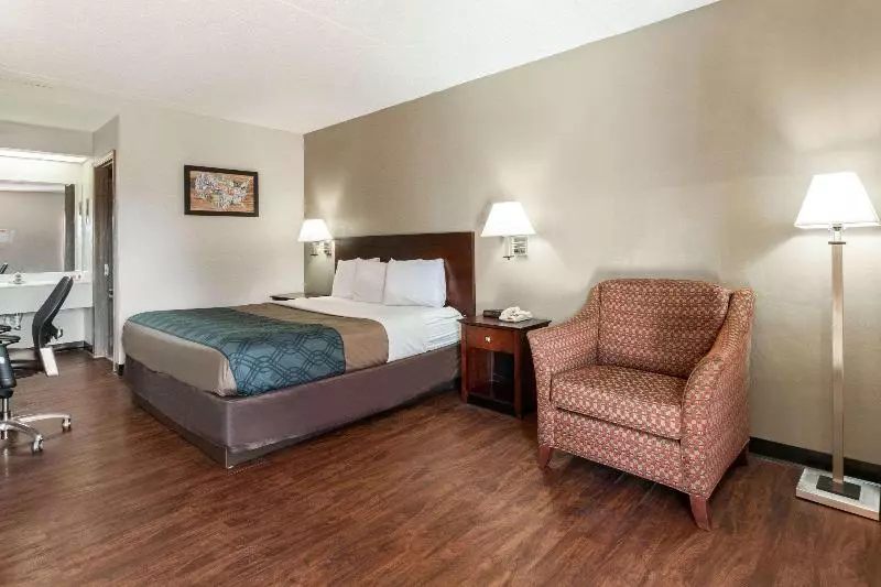 キングサイズベッドのスタンダードルーム, Econo Lodge   Conyers