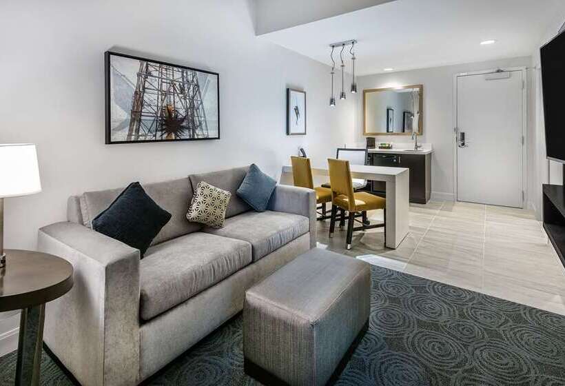 Suíte Premium, Embassy Suites By Hilton Atlanta Perimeter Center