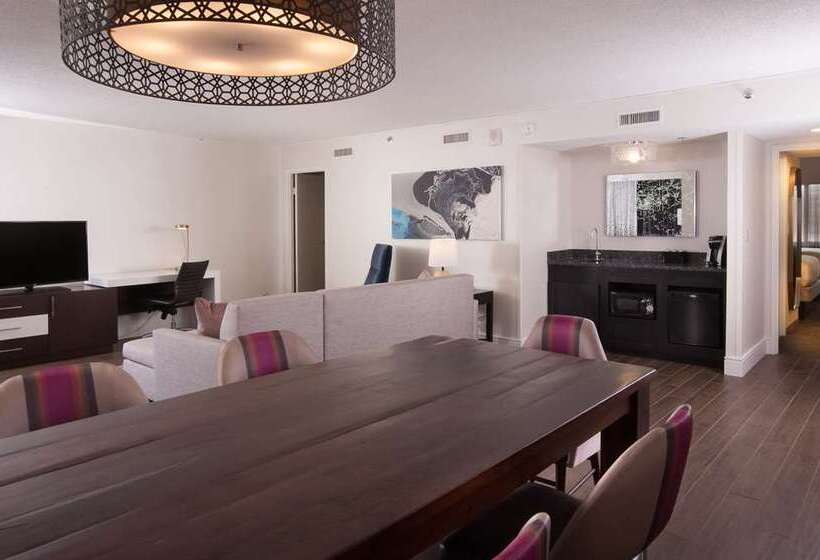 סוויטת פרמיום, Embassy Suites By Hilton Raleigh Crabtree