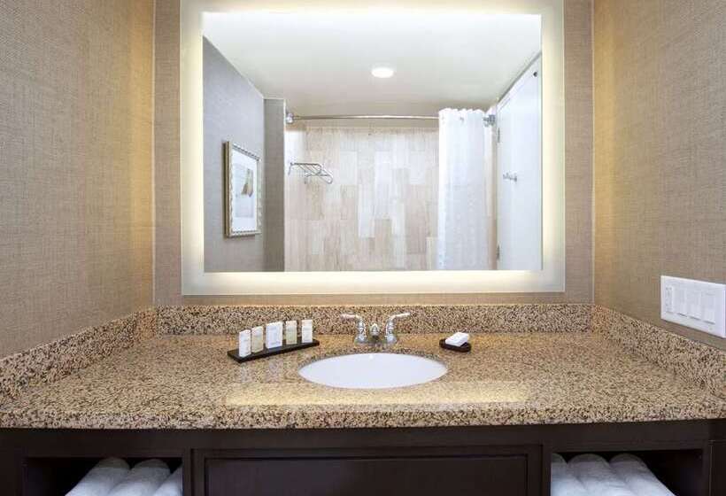 سوئیت پریمیوم, Embassy Suites By Hilton Raleigh Crabtree