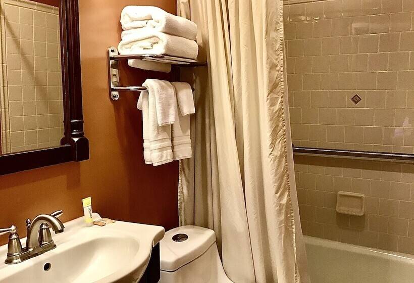 جناح, Eureka Inn, Trademark Collection By Wyndham