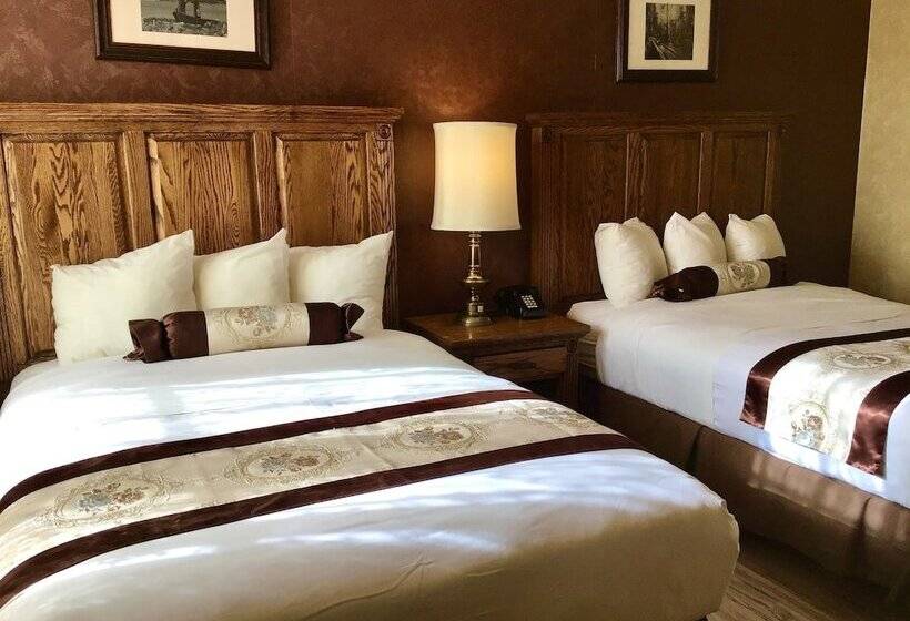 غرفه قياسيه سريرين مزدوجين, Eureka Inn, Trademark Collection By Wyndham