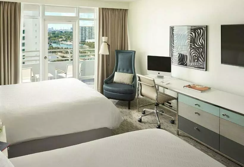 اتاق لوکس با بالکن, Fontainebleau Miami Beach