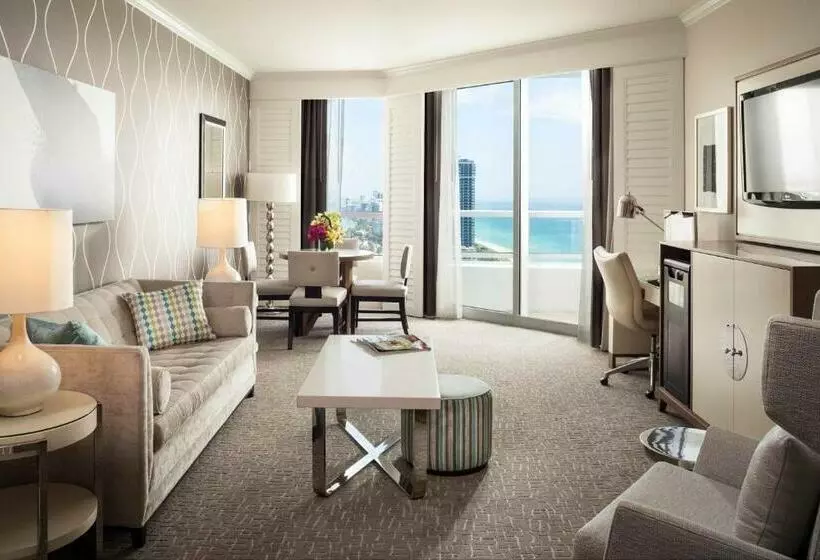 سوییت با چشمانداز دریا, Fontainebleau Miami Beach