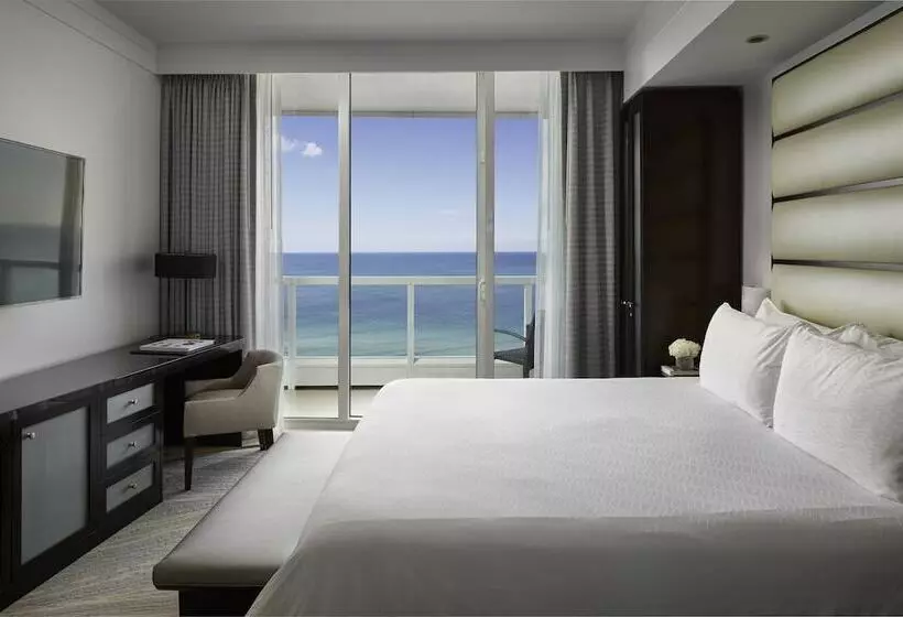 سوییت با چشمانداز دریا, Fontainebleau Miami Beach