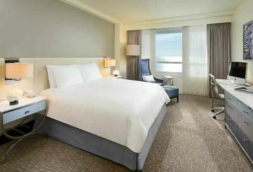اتاق استاندارد با 2 تخت دوبل, Fontainebleau Miami Beach