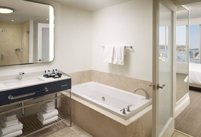 جناح مطلّ علي البحر, Fontainebleau Miami Beach