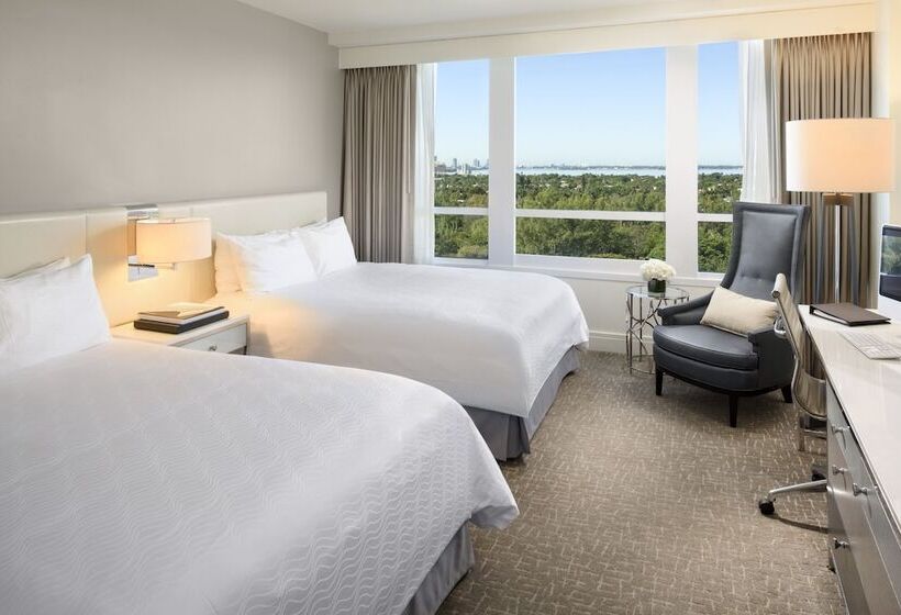 غرفه قياسيه سريرين مزدوجين, Fontainebleau Miami Beach