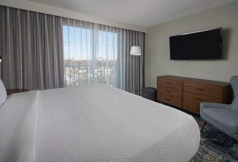 سوییت اجرایی, Four Points By Sheraton Suites Tampa Airport Westshore