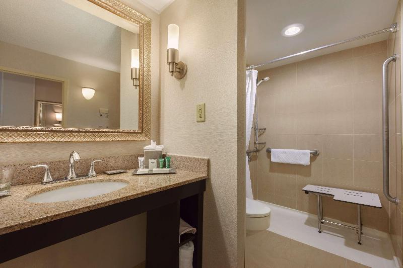 اتاق استاندارد, Hilton Fort Wayne At The Grand Wayne Convention Center