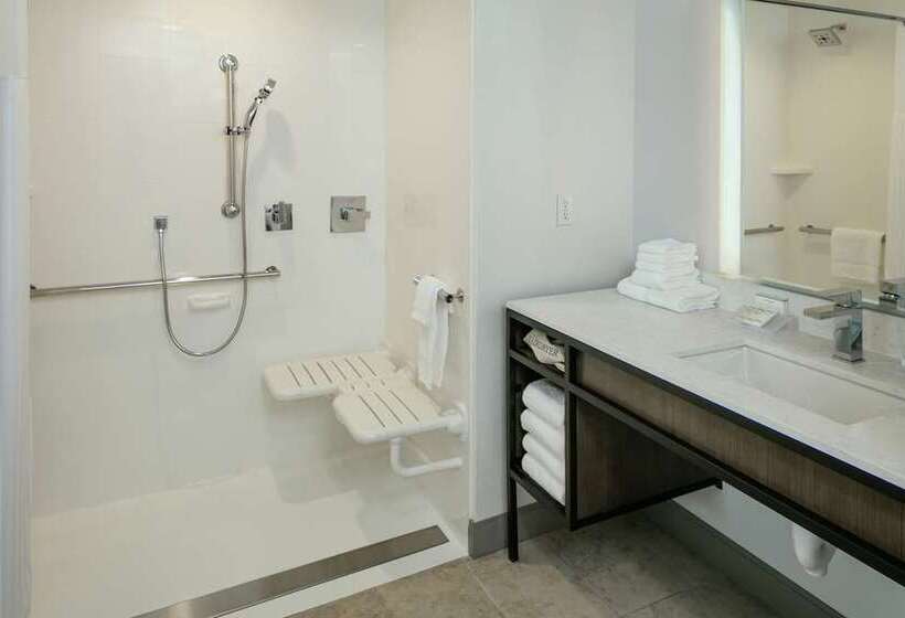 اتاق استاندارد, Hilton Fort Wayne At The Grand Wayne Convention Center