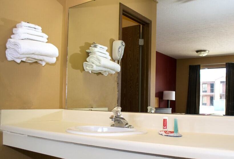 标准间, Super 8 By Wyndham Sandusky