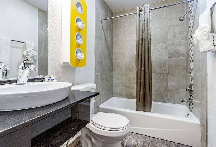 Номер Deluxe, Motel 6 Fountain Valley, Ca   Huntington Beach Area