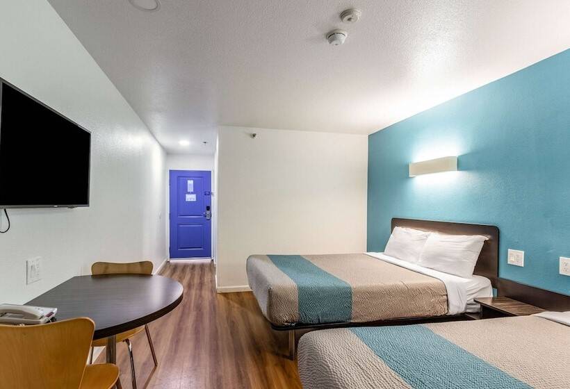 Номер Deluxe, Motel 6 Fountain Valley, Ca   Huntington Beach Area