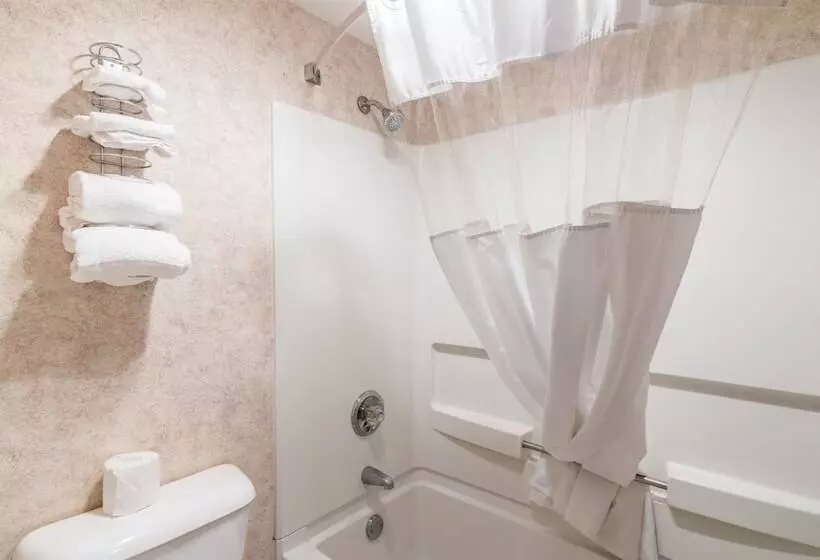 スイート, Motel 6eau Claire, Wi