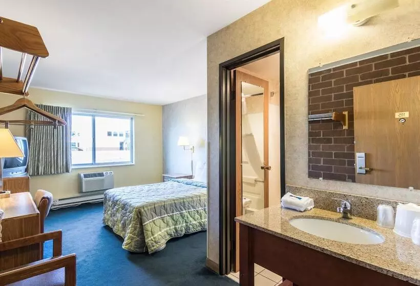 スイート, Motel 6eau Claire, Wi