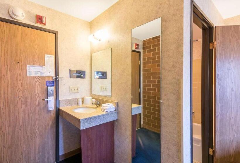 غرفة قياسية سرير كينج, Motel 6eau Claire, Wi