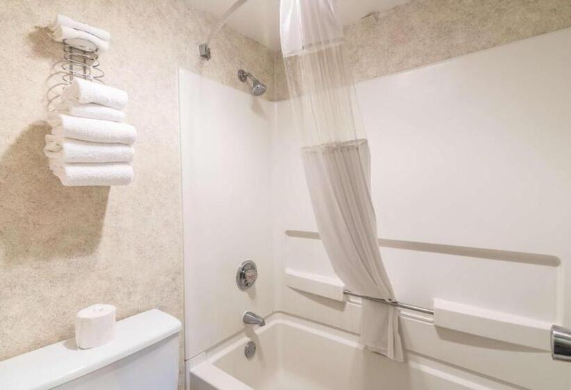 غرفة قياسية رباعية, Motel 6eau Claire, Wi