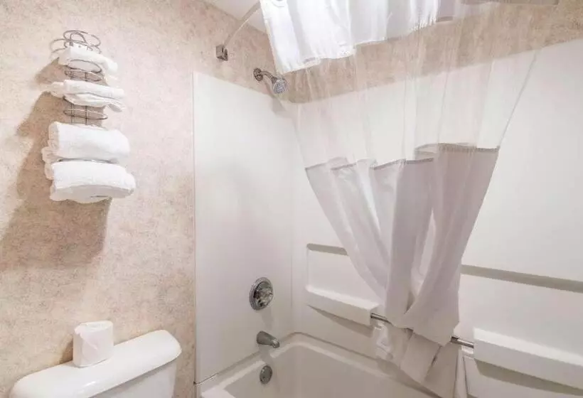 スイート, Motel 6eau Claire, Wi