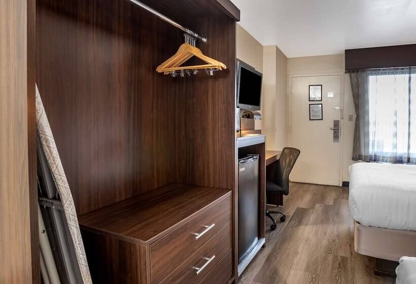 Номер Стандарт 2 Двуспальные Кровати, Best Western Salisbury Plaza