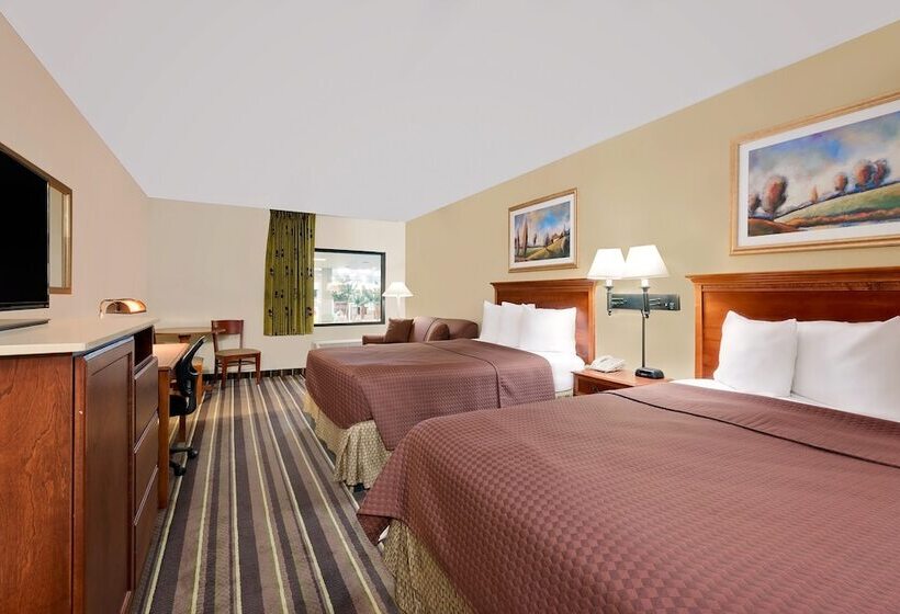 غرفة قياسية مطلّة علي حمام السباحة, Brookings Inn