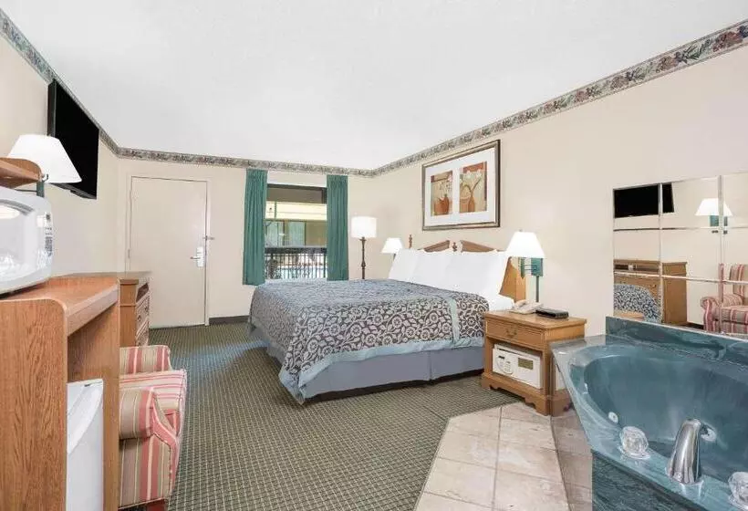 キングサイズベッドのデラックスルーム, Days Inn By Wyndham Attalla