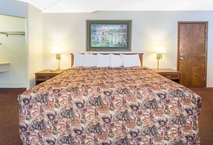 Люкс, Days Inn By Wyndham Dubuque