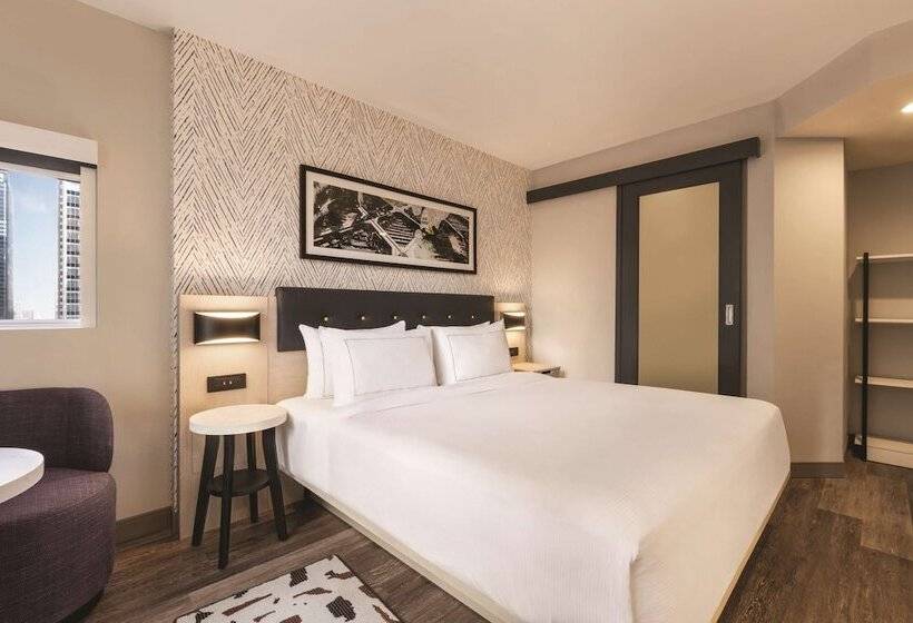 Standard Room Double Bed City View, Doubletree By Hilton New York Midtown Fifth Ave