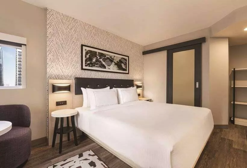 Standard Room Double Bed City View, Doubletree By Hilton New York Midtown Fifth Ave