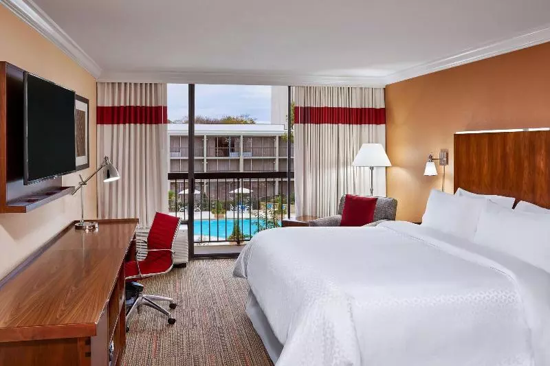 اتاق استاندارد با تخت بزرگ, Four Points By Sheraton Little Rock Midtown
