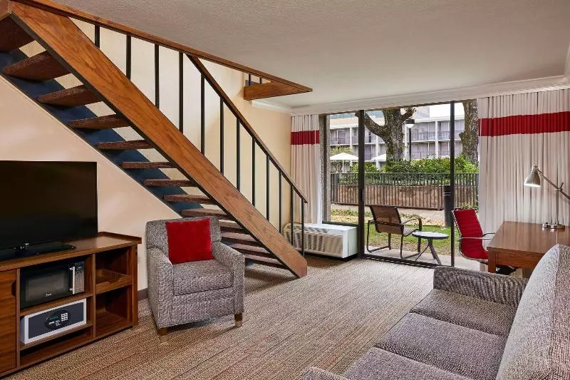 اتاق استاندارد با تخت بزرگ, Four Points By Sheraton Little Rock Midtown